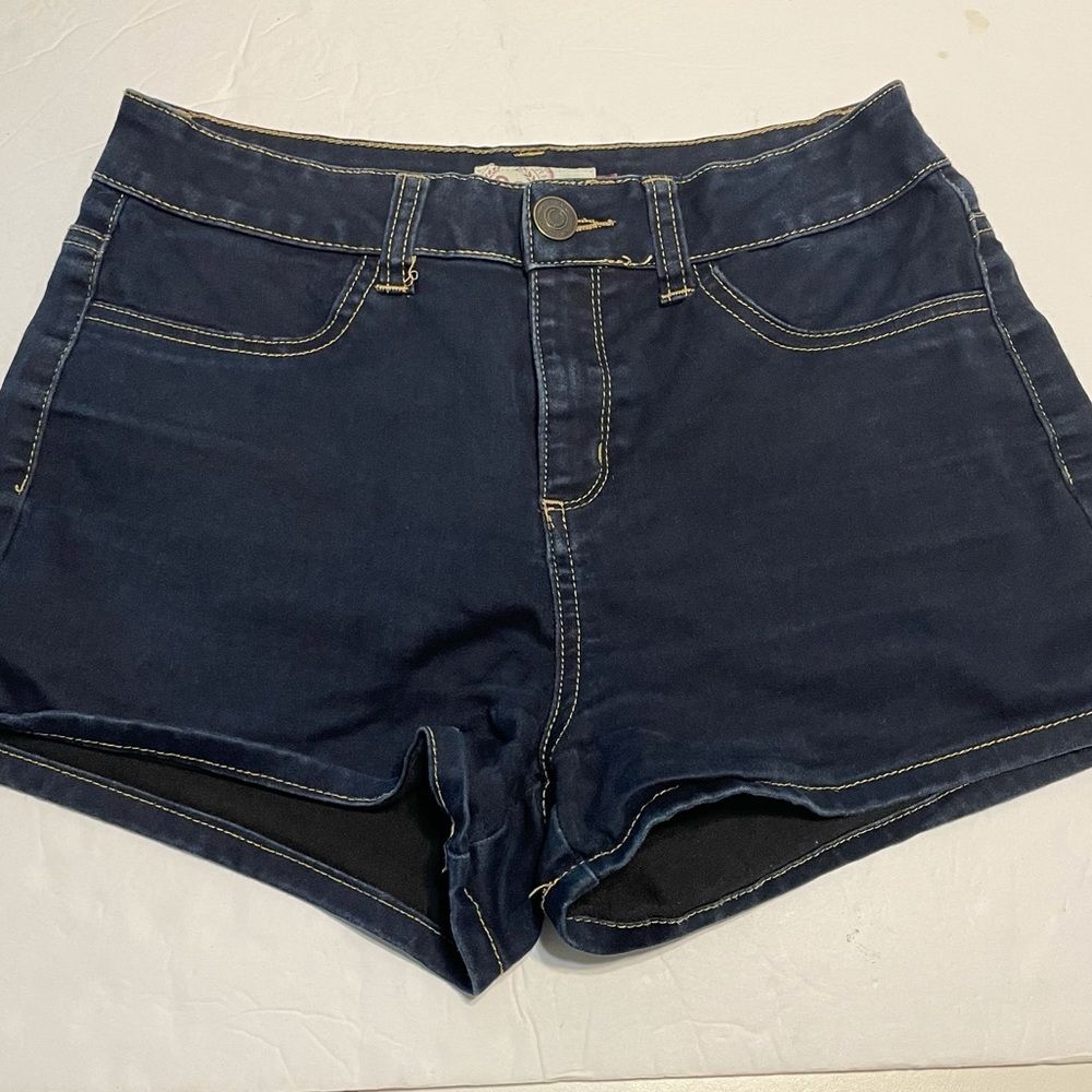 So juniors sz 7 dark blue jean denim booty shorts
